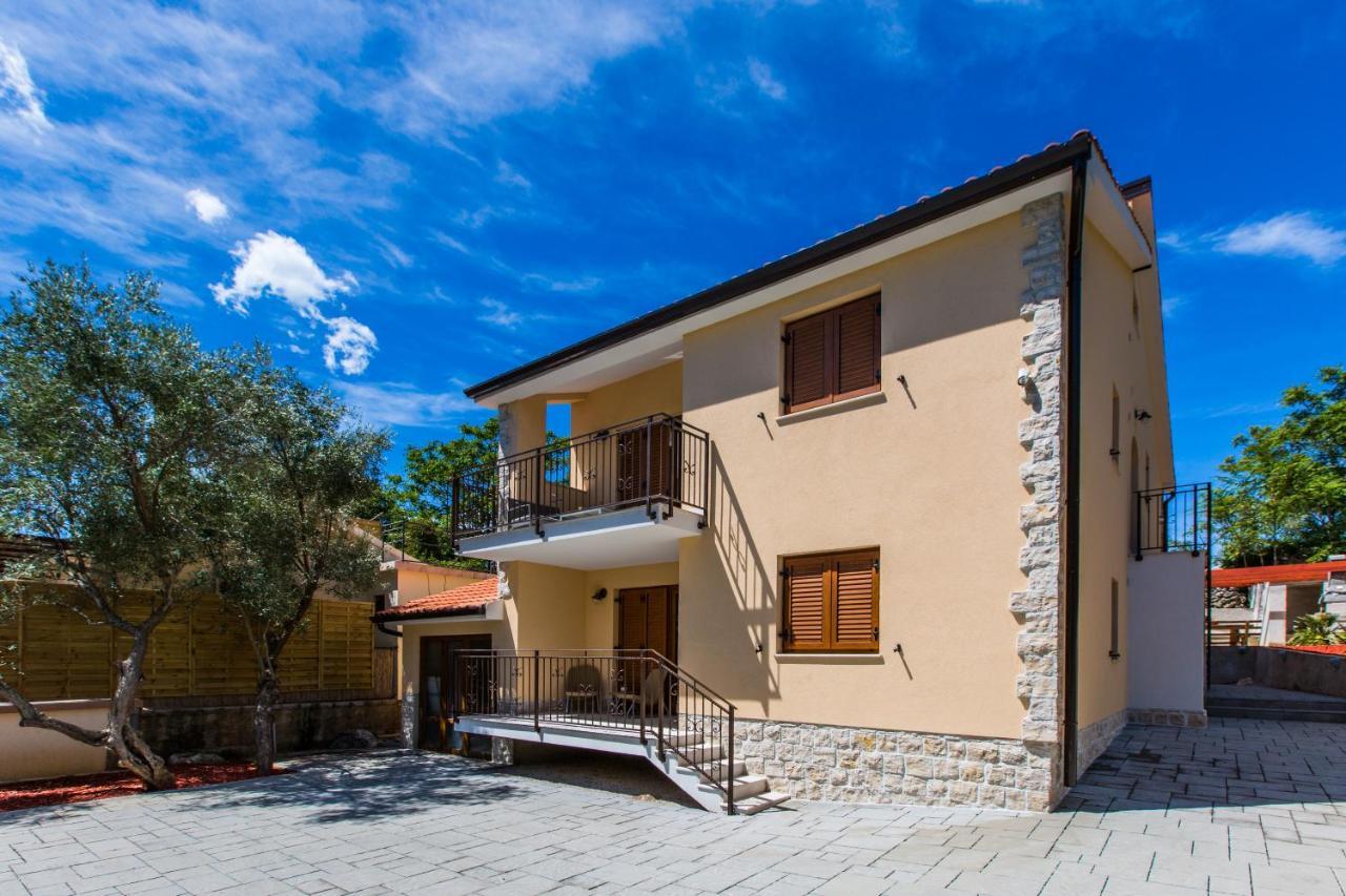 Apartments Villa Diamant With Pool & Whirlpool Čižići Exteriör bild